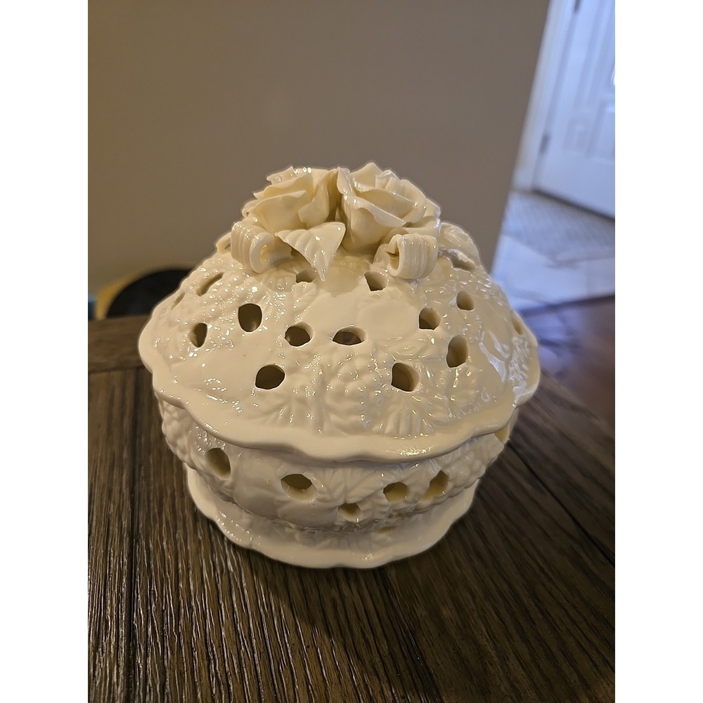 Vintage Porcelain Dish W Lid Roses Bone Color‎ Lattice Work".